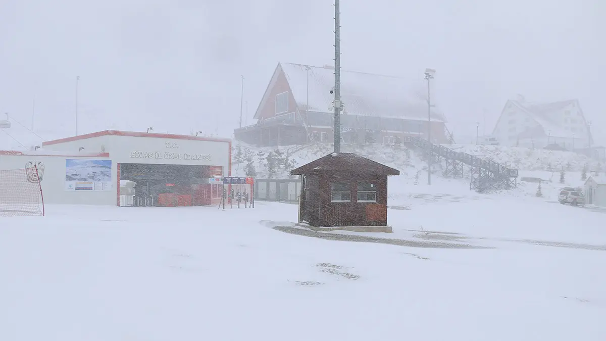 Sivas kar yagisiyla beyaza burunduz - yerel haberler - haberton