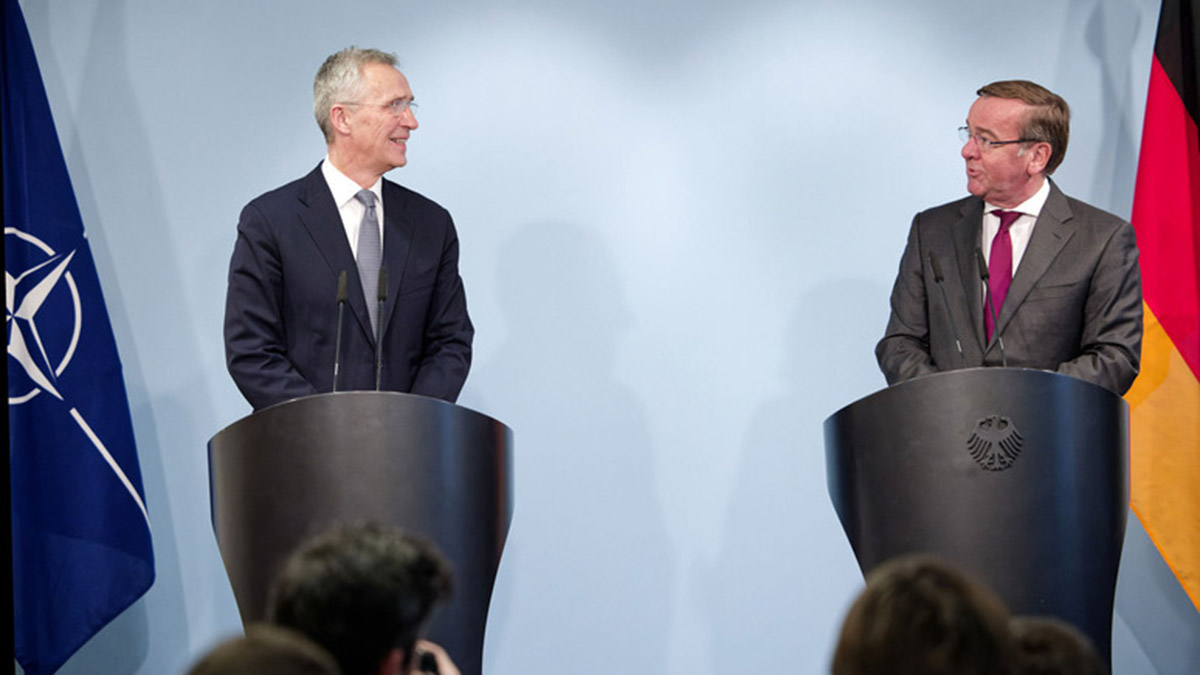 Stoltenberg'den tank açıklaması