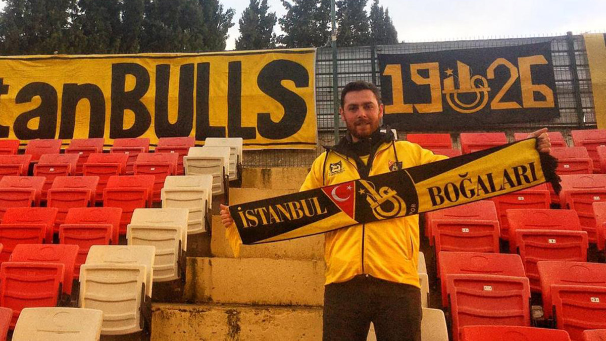 Tek başına takımını destekleyen taraftar konuştu