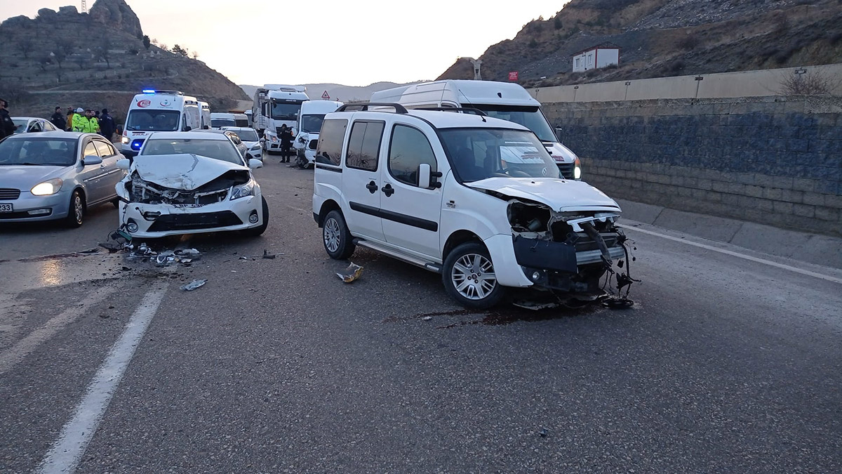 Tokat'ta zincirleme kaza: 9 yaralı