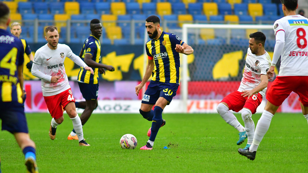 Tolga Ciğerci, Hertha Berlin'e transfer oldu