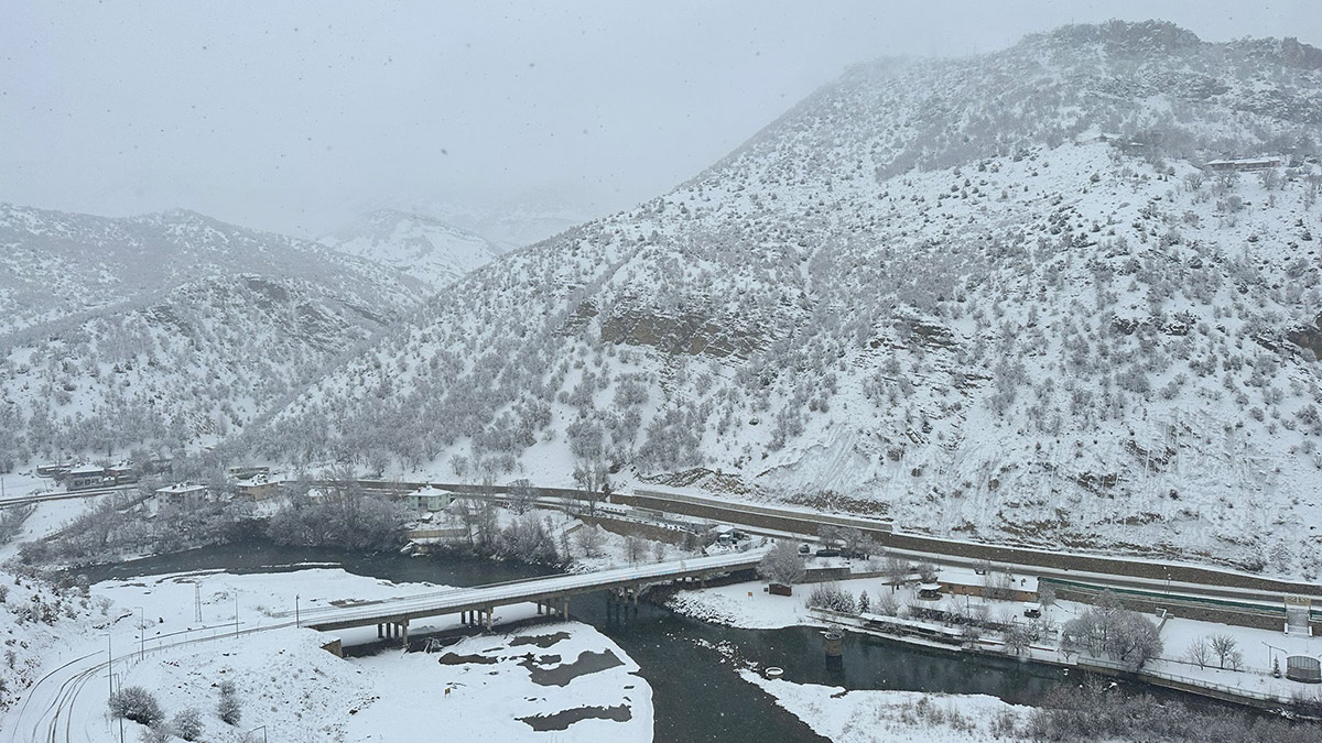 Tunceli'de kar yağışı
