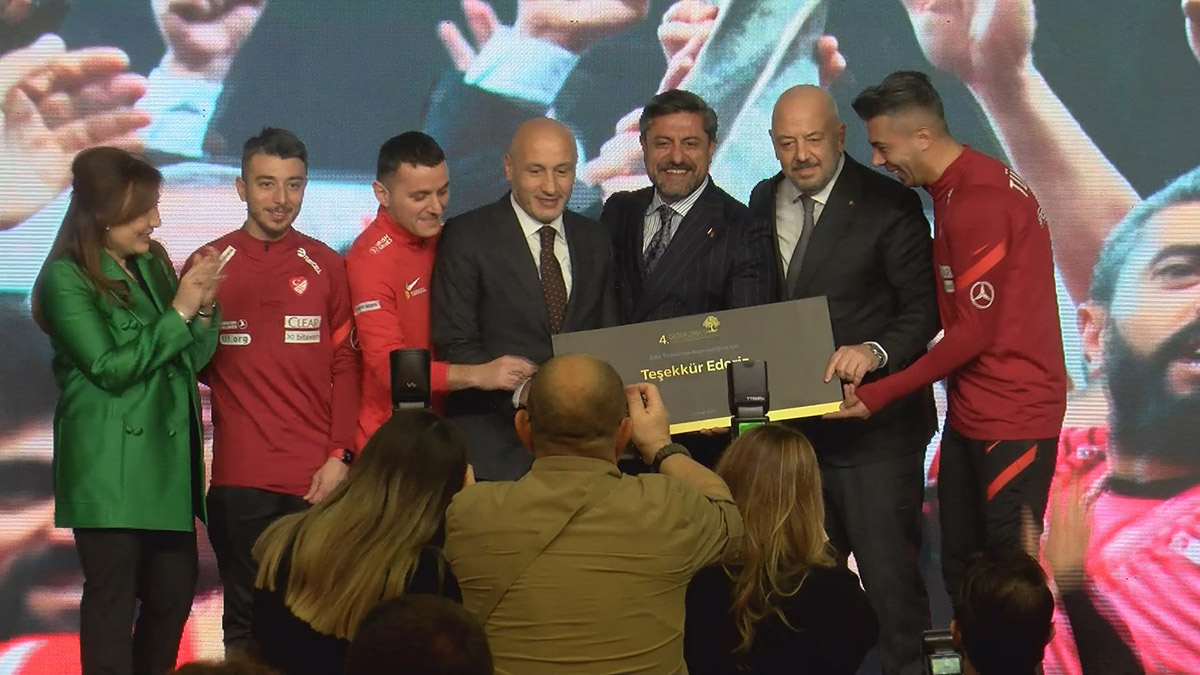 Türkiye'ye değer katan markalar ödüllendirildi