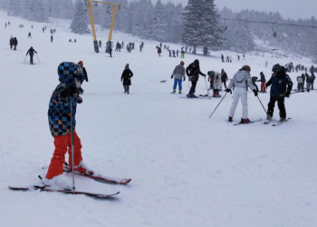 Uludağ'da kar kalınlığı 30 santimetreyi aştı
