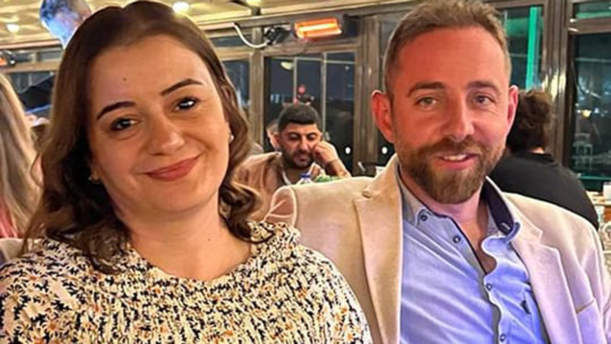 Üst geçidin ayağına çarpan otomobildeki çift, öldü