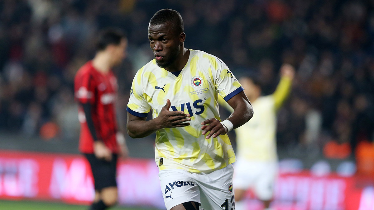 Valencia 8 gol daha atarsa TOP10'a girecek