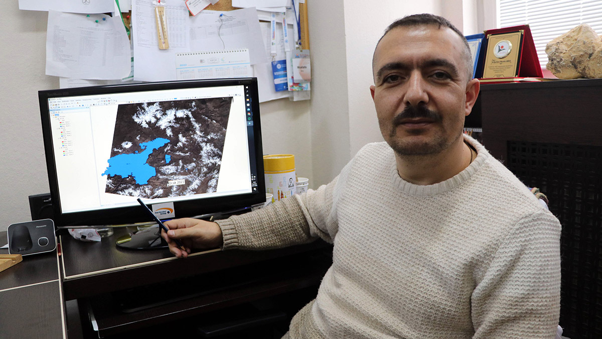 Van Gölü havzasının korkutan uydu görüntüsü