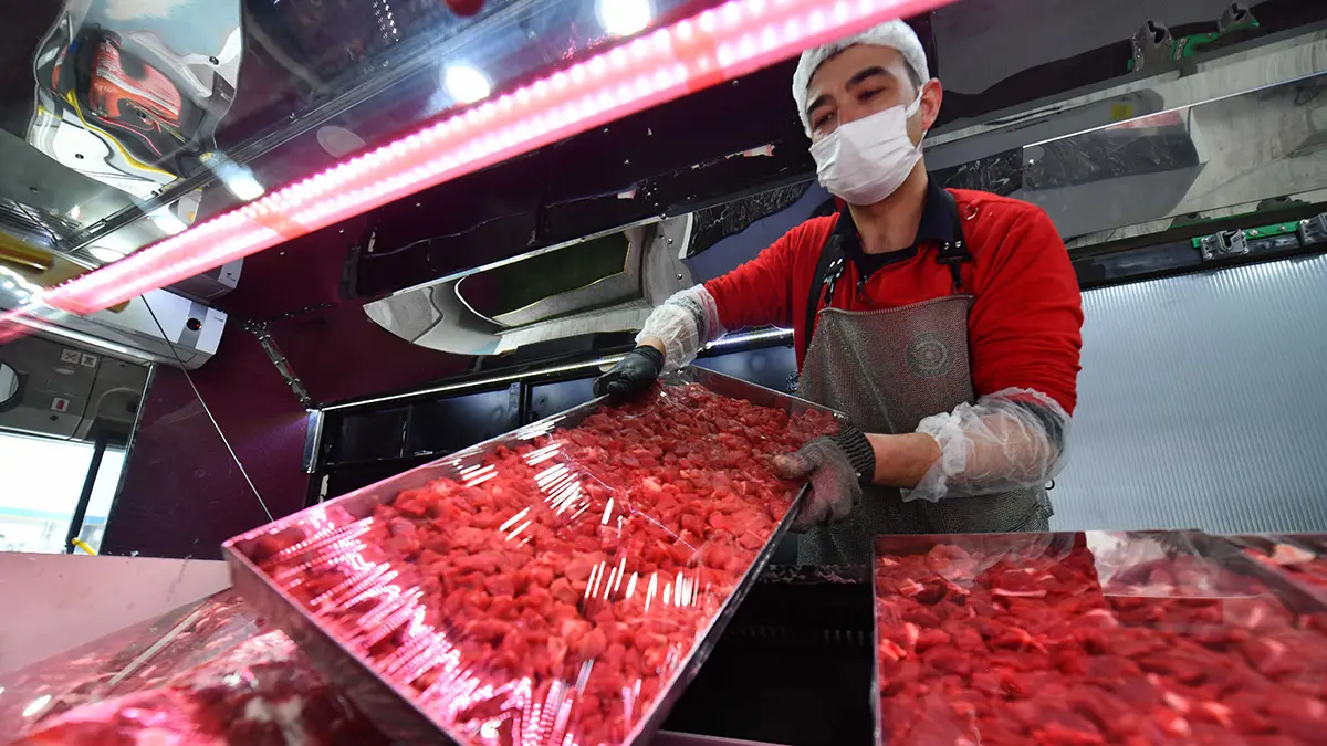 Başkent mobil marketlerde kırmızı et satışı başlıyor