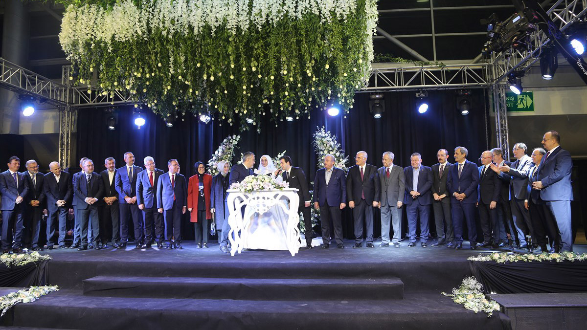 Yargı ve siyaset camiasını bir araya getiren düğün