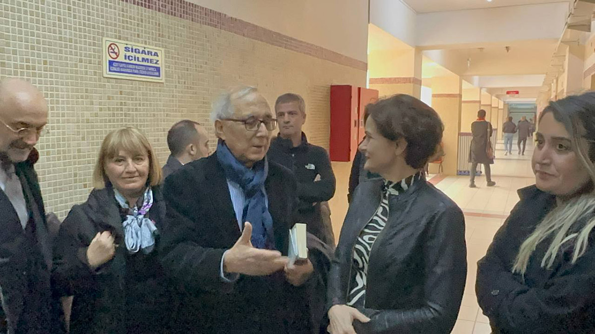 Yazar ve şair Ataol Behramoğlu beraat etti