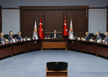 Seçim zamanıyla ilgili değerlendirme yapılıyor