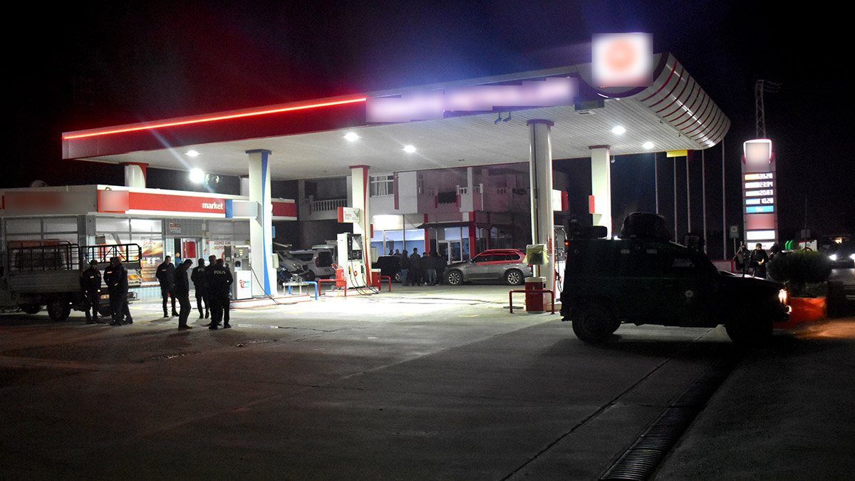 Akaryakıt istasyonuna ateş açıldı; 1 ölü