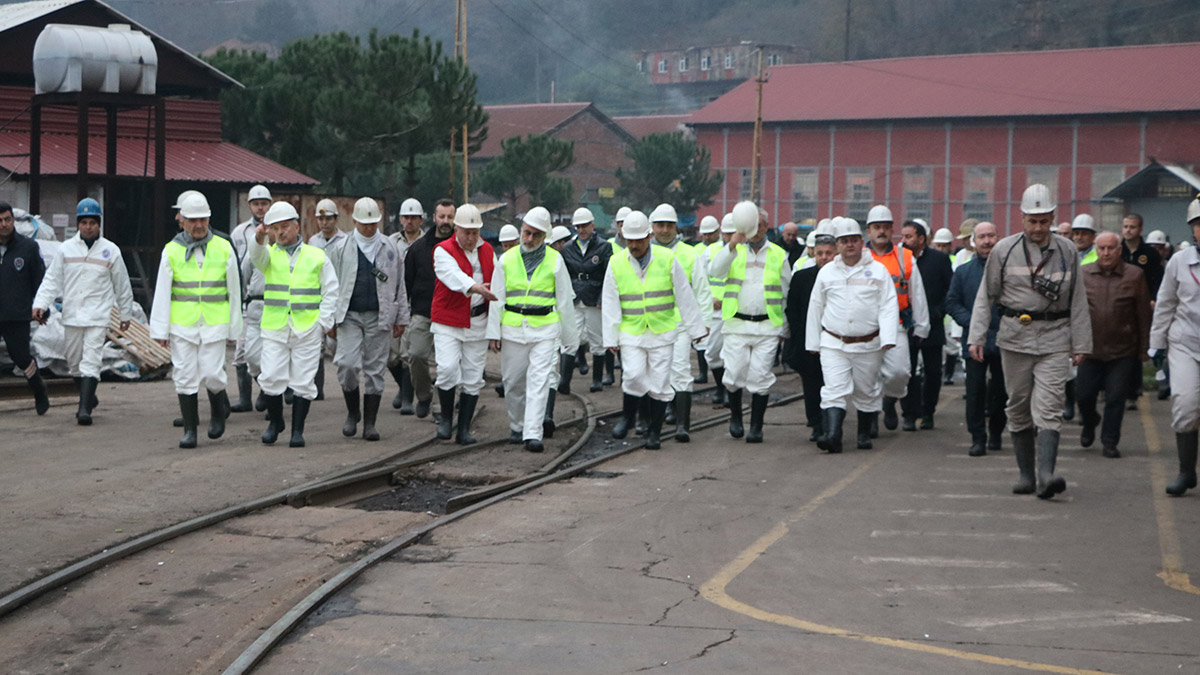Türkiye Büyük Millet Meclisi (TBMM) Amasra Maden Kazasını Araştırma Komisyonu, Bartın’daki inceleme ve taziye ziyaretlerinin ardından Türkiye Taşkömürü Kurumu (TTK) Karadon Müessese Müdürlüğü bünyesindeki maden ocağında incelemelerde bulundu.