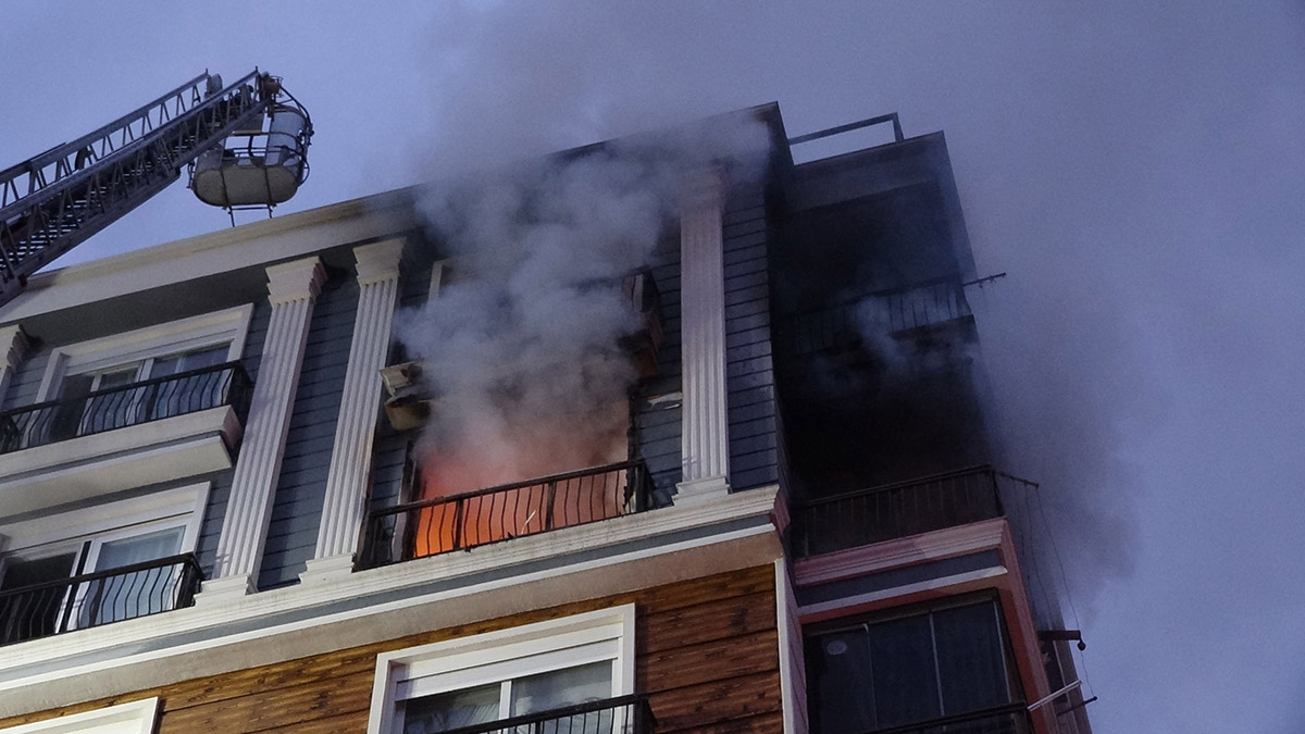 Anneannesi ile teyzesini benzin döküp yakan şüpheli tutuklandı