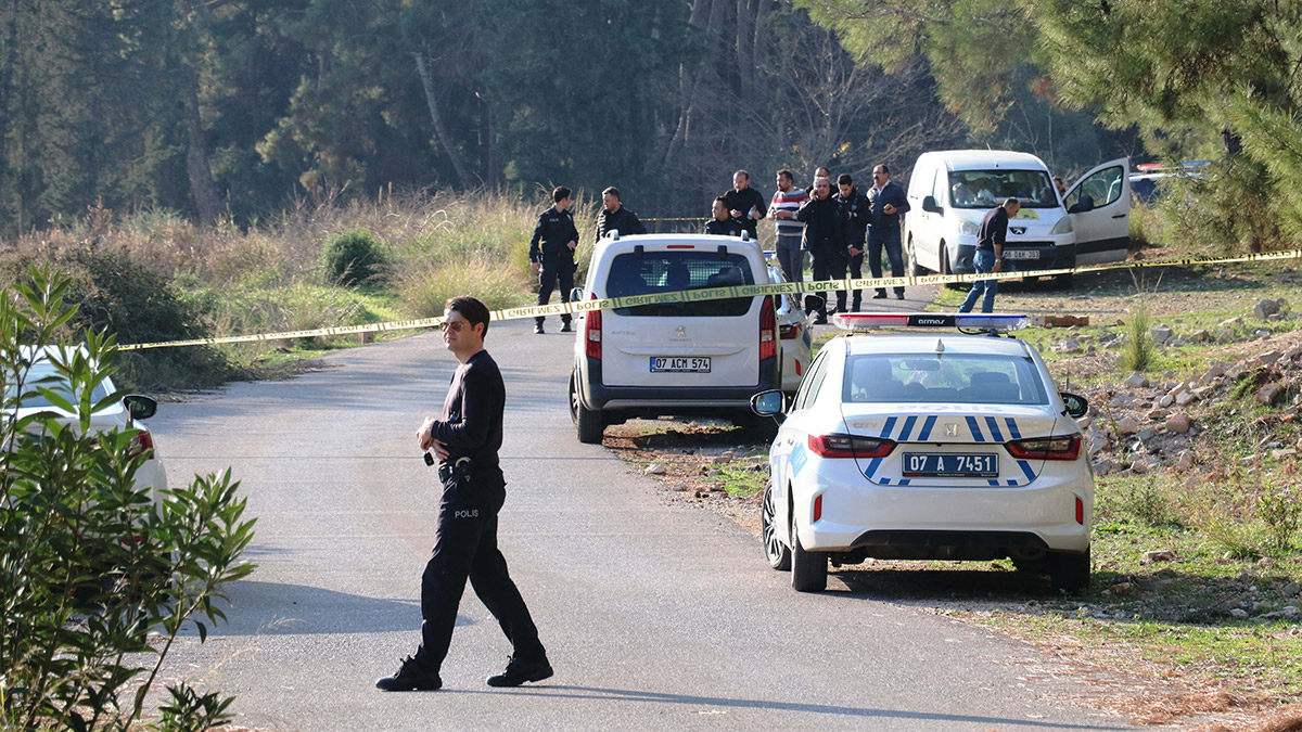Başı ve kolları olmayan erkek cesedi bulundu
