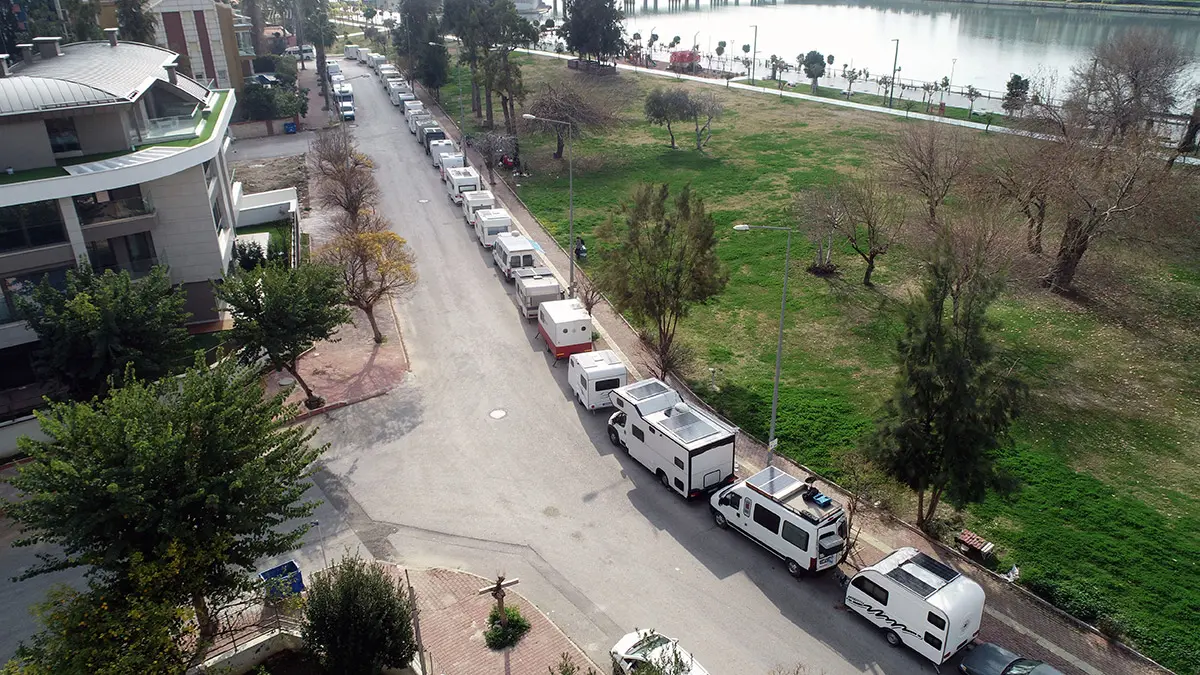 Antalyada mahalleli karavanci gerginligi 2368 dhaphoto9 - yaşam - haberton