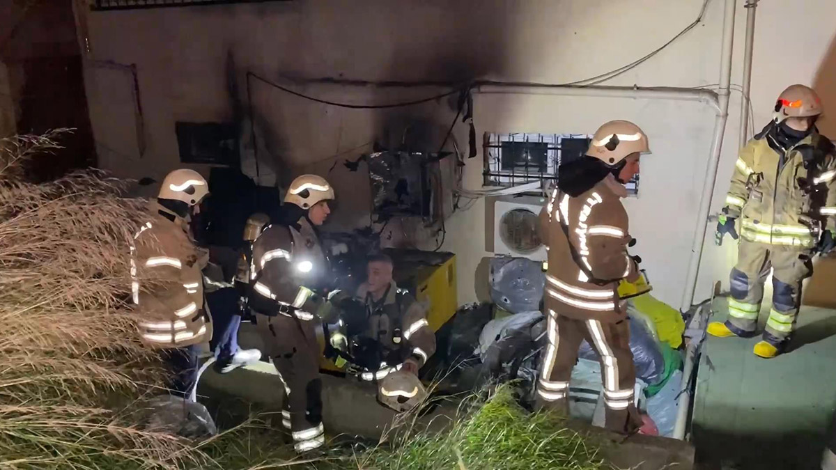 Arnavutköy'de trafoda patlama sonrasında yangın çıktı