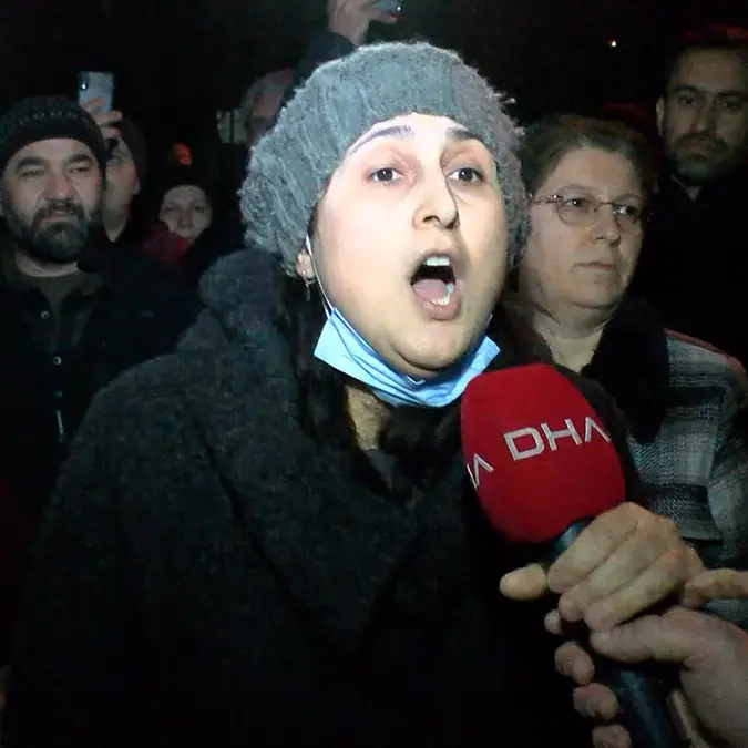 Arnavutköy'de site sakinlerinden aidat zammı protestosu