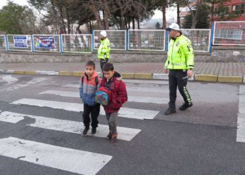 Ataşehir'de polis denetim yaptı