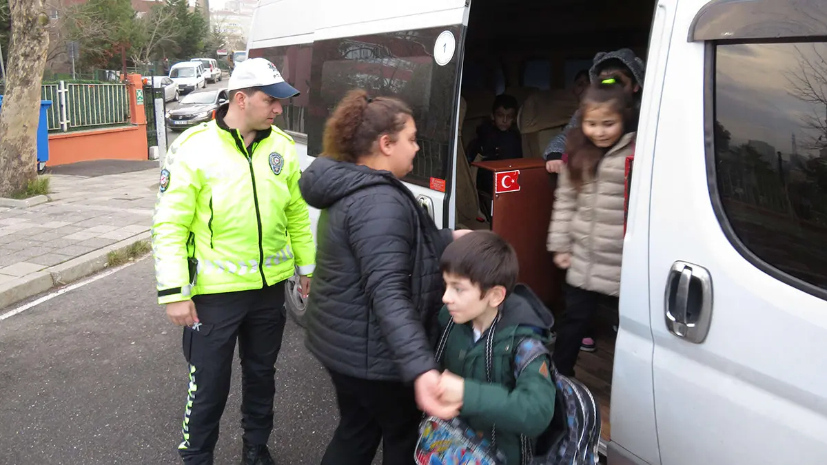 Atasehirde okul cevresinde polis denetimi 6468 dhaphoto3 - yerel haberler, i̇stanbul haberleri - haberton