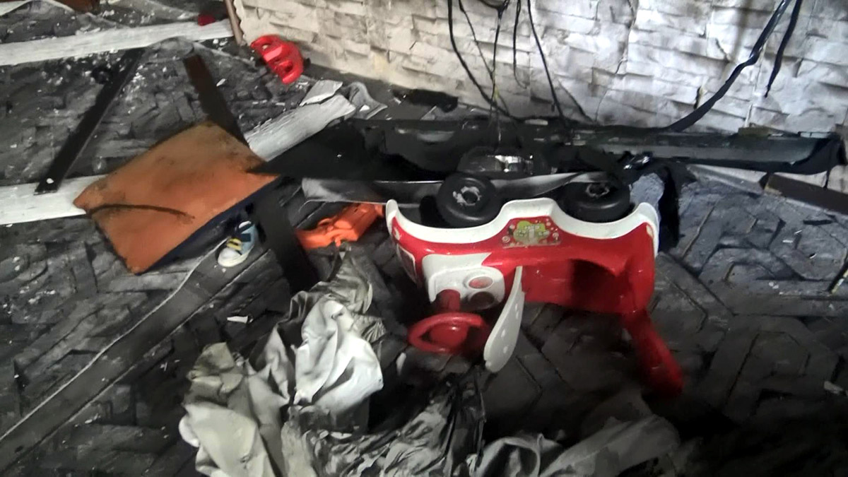 Avcılar'da 4 katlı binanın 1'inci katında yangın