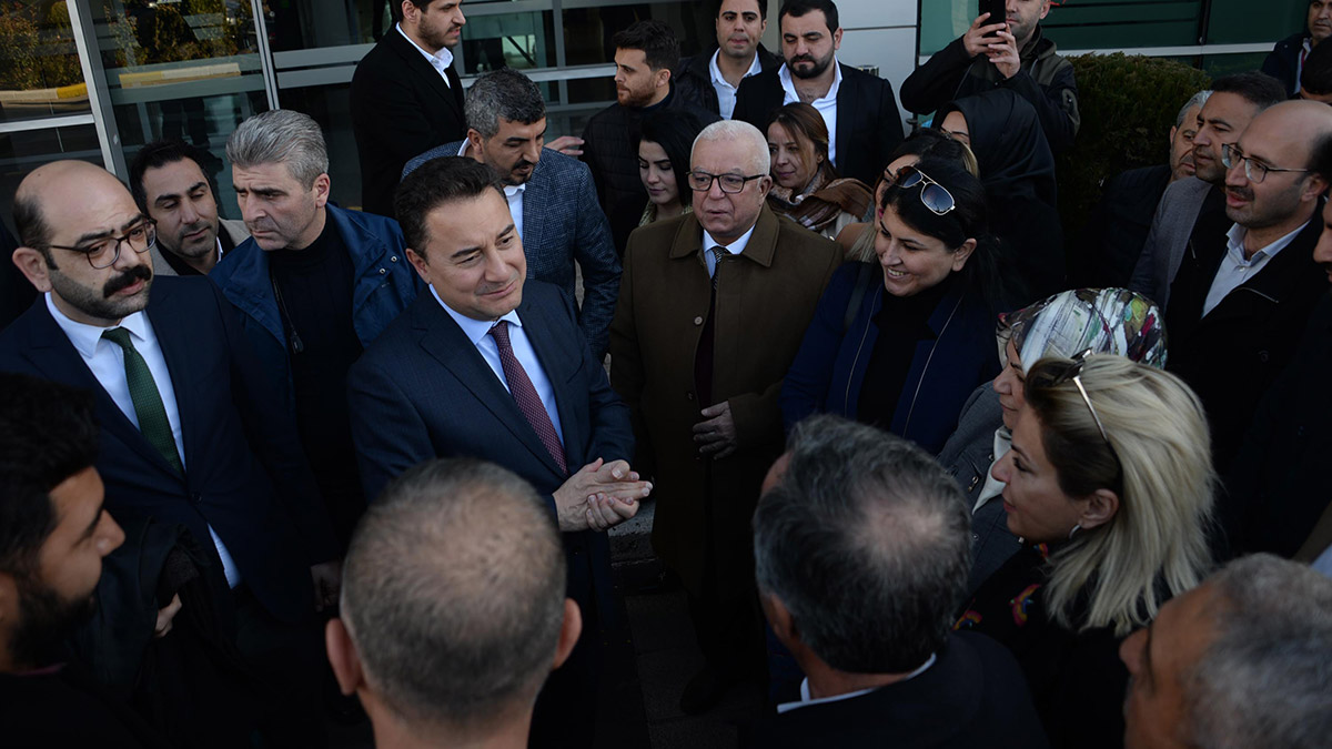 DEVA Partisi Genel Başkanı Ali Babacan, "6'lı masa beni desteklerse seçilebilirim hem de en iyi şekilde yaparım" dedi.