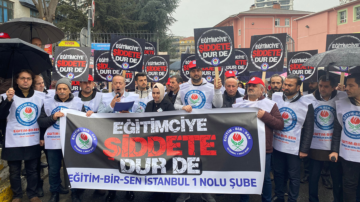 Sınıfta veli öğretmen kavgası