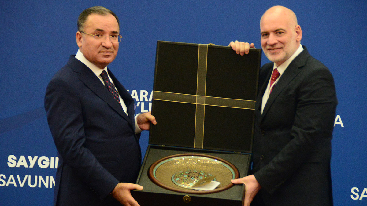 Cumhurbaşkanımızın adaylığı anayasal hakkıdır