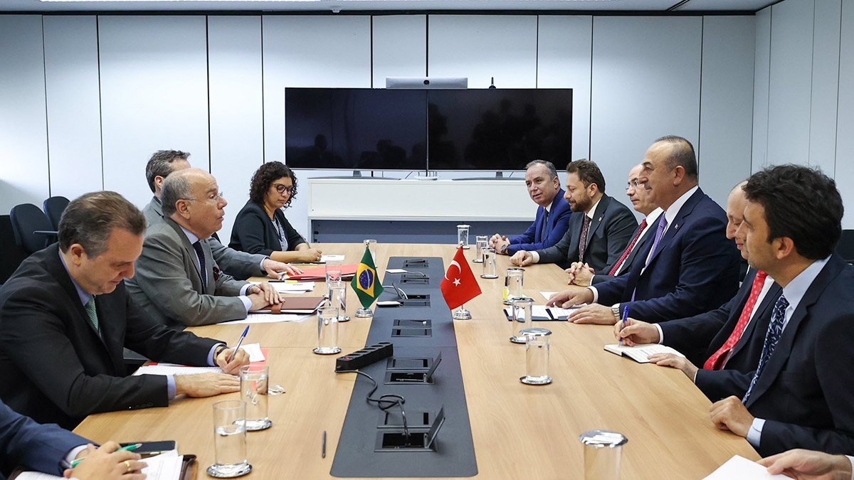 Mevlüt Çavuşoğlu Brezilya'da resmi temaslarda bulundu