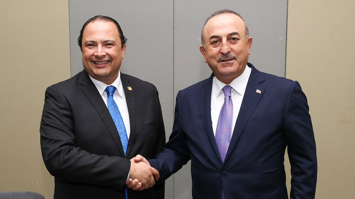 Mevlüt Çavuşoğlu Brezilya'da resmi temaslarda bulundu