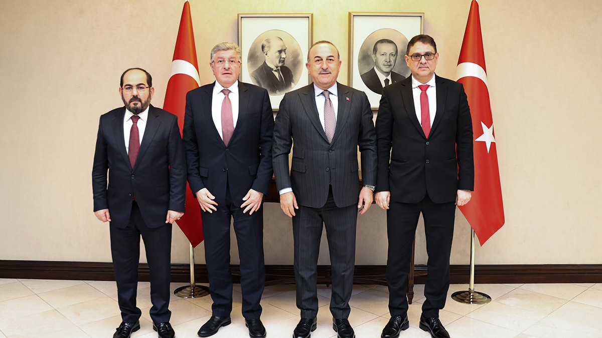 Çavuşoğlu Suriye Ulusal Koalisyonu ile görüştü