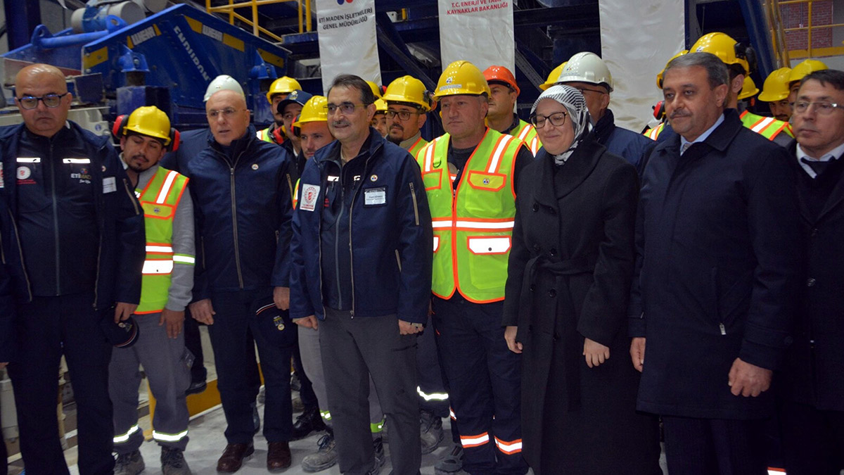 Fatih Dönmez bor işçileri ile birlikte yeni yıla girdi