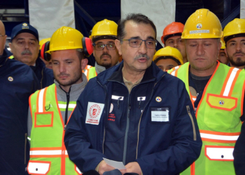 Fatih Dönmez bor işçileri ile birlikte yeni yıla girdi