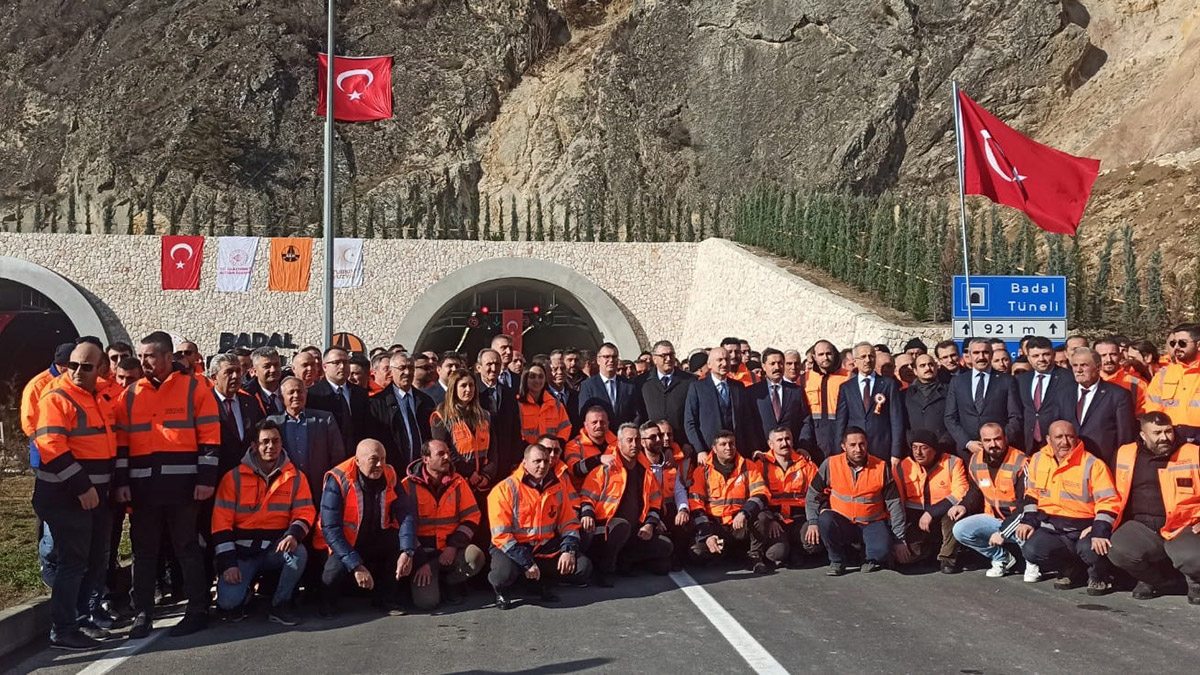 Dünyayı Türkiye'ye bağlıyoruz