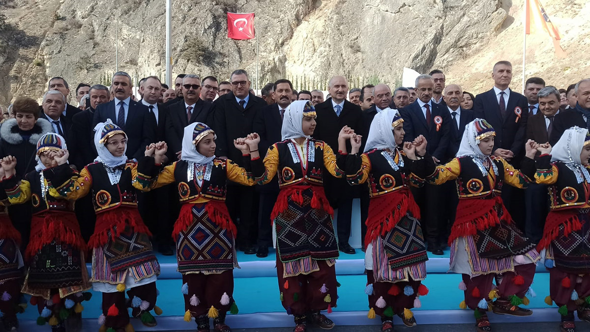 Dünyayı Türkiye'ye bağlıyoruz