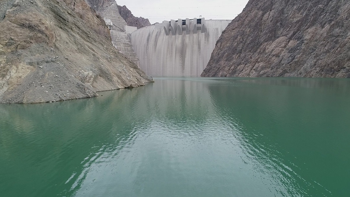 Yusufeli barajı'nda ilk su tahliyesi gerçekleşti