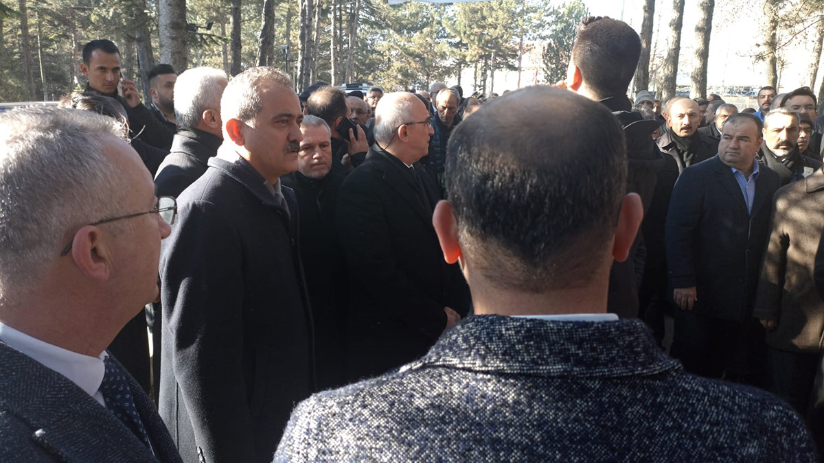 Mahmut Özer Kastamonu'da cenazeye katıldı