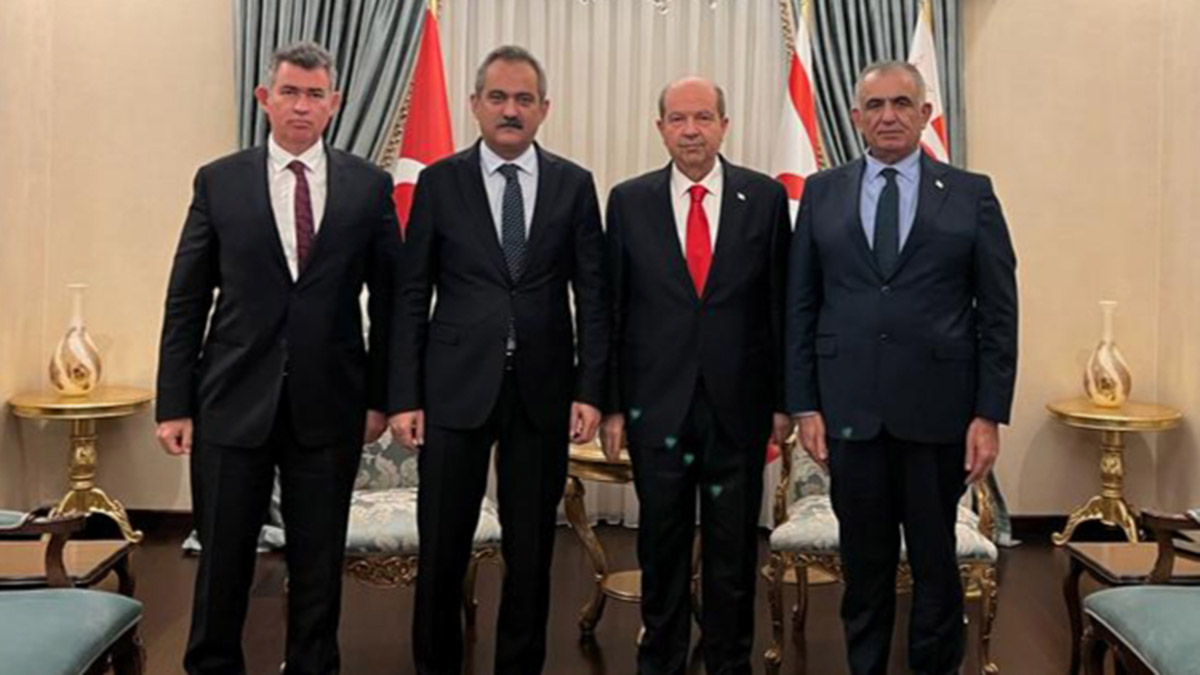 Mahmut Özer Ersin Tatar ile görüştü