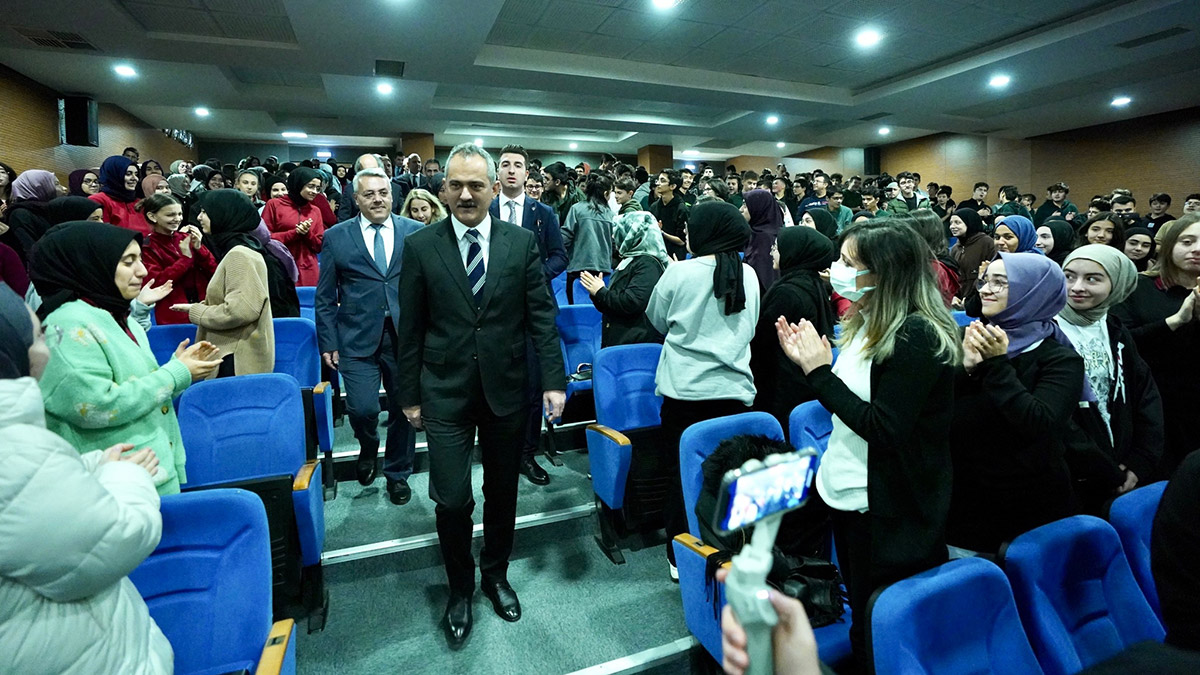 Bakan Özer'den özel okul zam oranı açıklaması