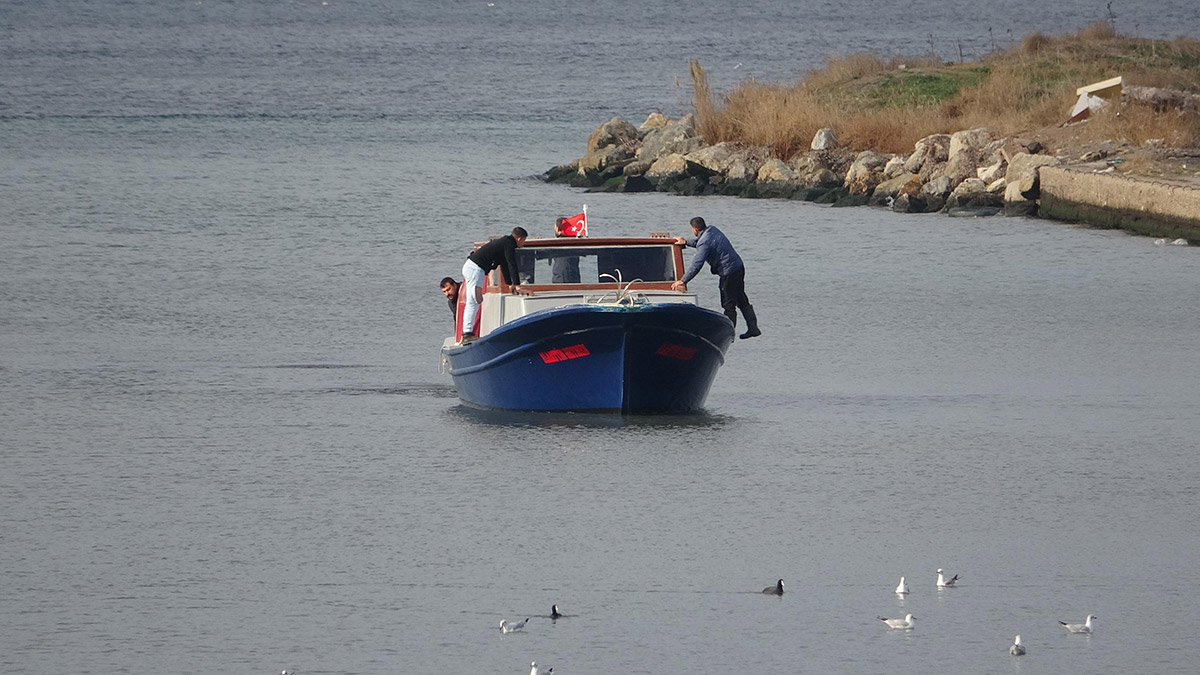 Sarıçay'da yosun ve otlarla mücadele