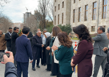 Binali Yıldırım trafik kazasının ardından ilk kez TBMM'de