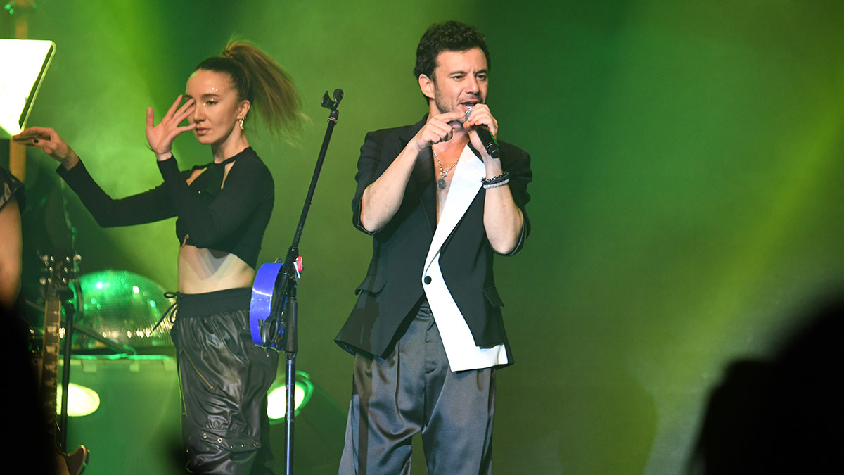 Buray 2023 yılının ilk konserinde bilet tüketti