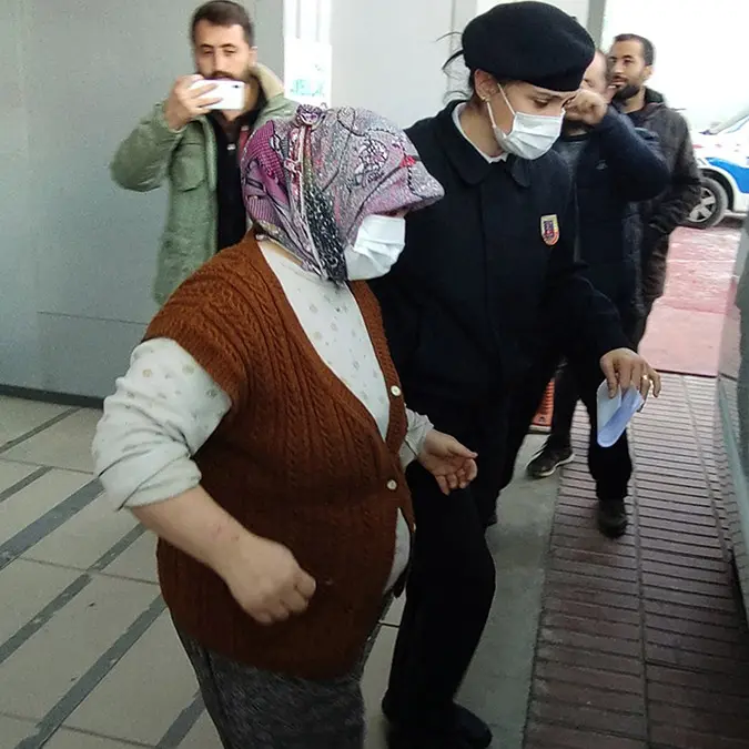 Burdur'da sokağa terk edilen bebek korumaya alındı