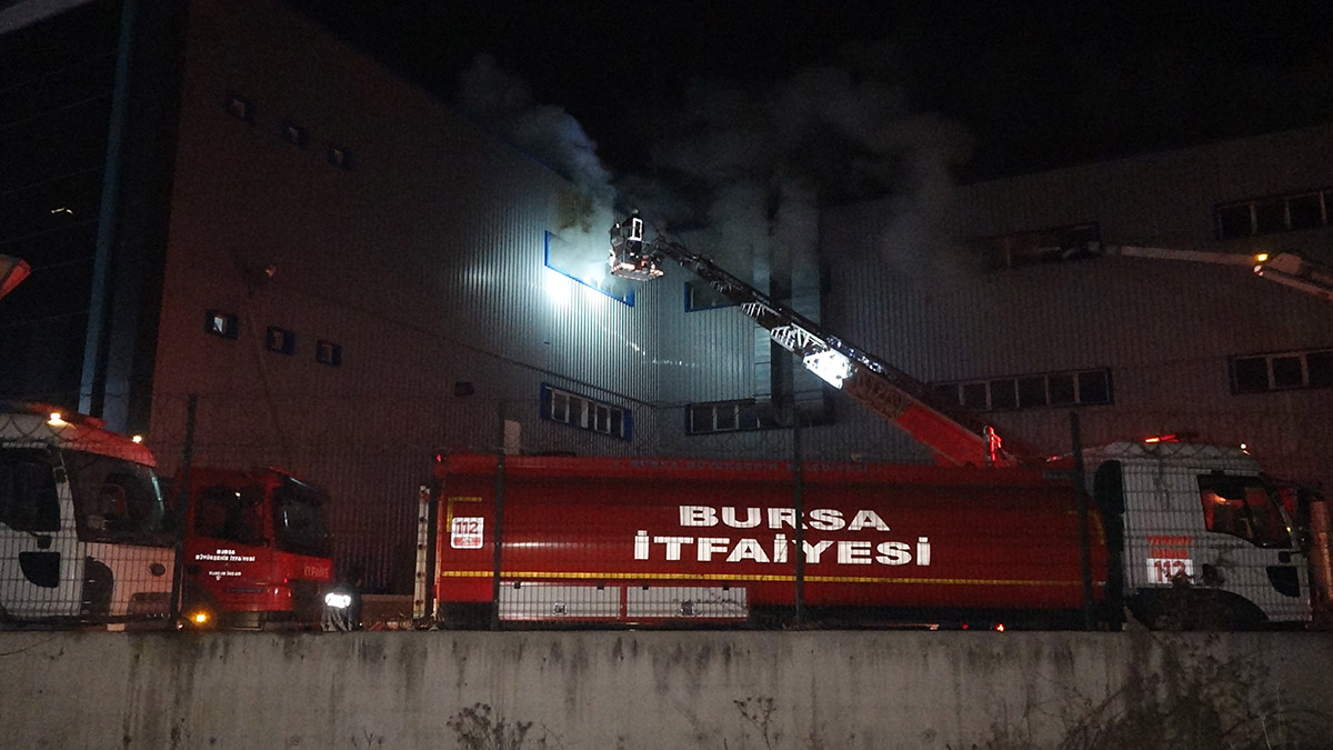 Bursa'da tekstil fabrikasında yangın