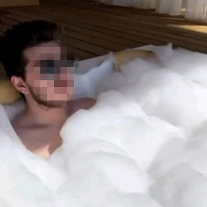 Konya'da, 60 milyon TL'lik vurgun yaptığı iddiasıyla tutuklanan, Richie Rich lakaplı çete liderinin, GSM operatörünün mobil uygulamasına sızıp, elektronik cihaz siparişi verenlerin bilgisine ulaşarak 500'ü aşkın kişiyi de mağdur ettiği ortaya çıktı.