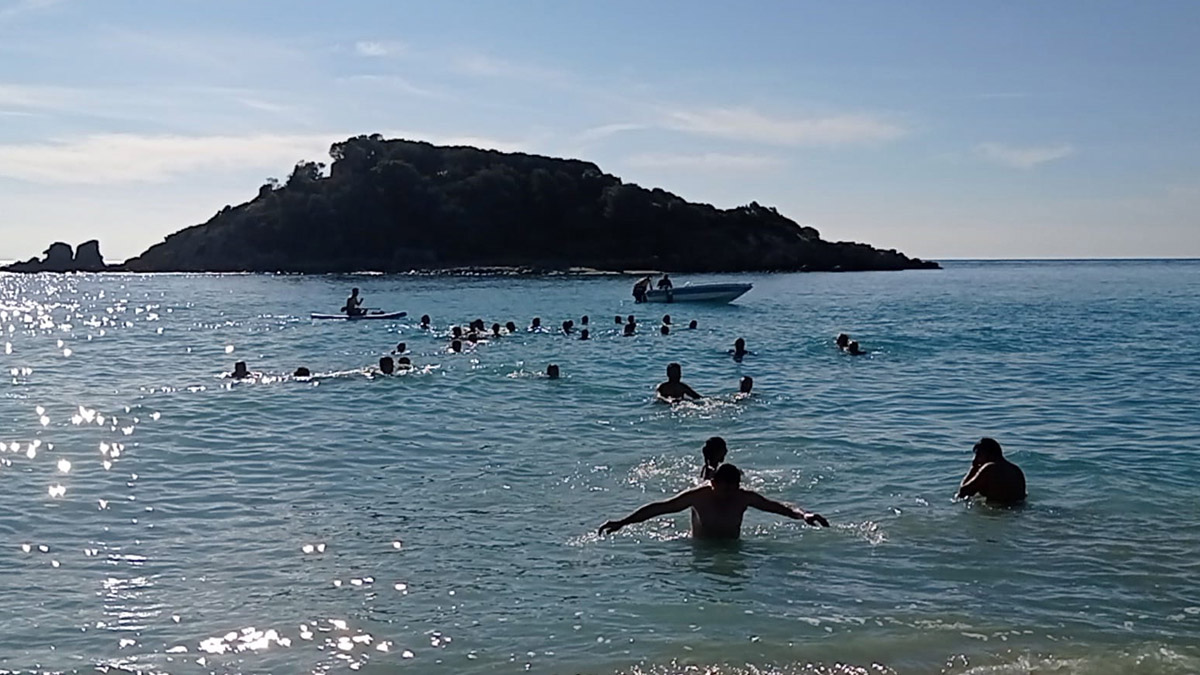 Yeni yılın ilk günü denize girdiler