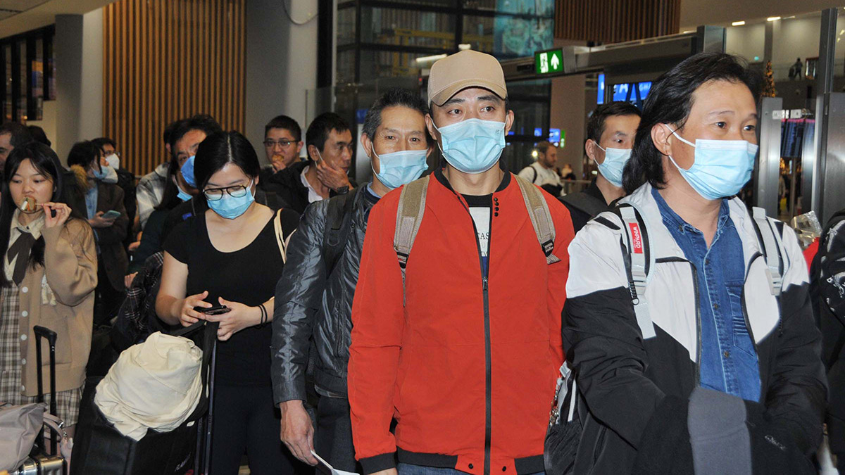 Koronavirüs salgının başlamasıyla sınır kapılarında karantina zorunluluğunu getiren Çin karantina zorunluluğunu kaldırdı. Karantina kararının kalkmasının ardından ülkeye Türkiye'den ilk uçuş gerçekleşti.