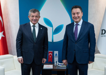 Davutoğlu Babacan ve Karamollaoğlu'nu ziyaret etti