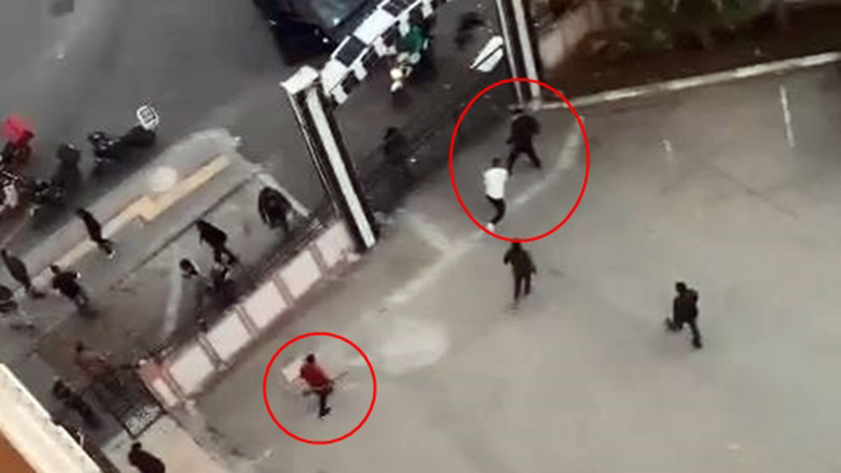 Diyarbakır'da fırçalı sopalı kavga