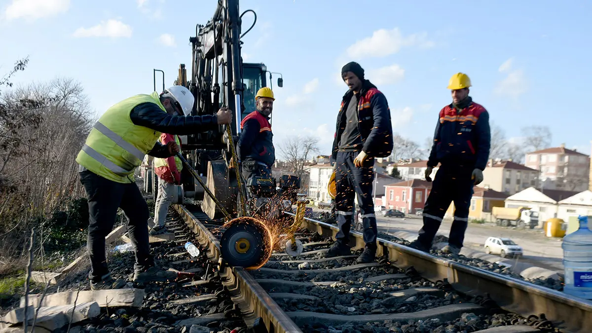 Ulaştırma ve altyapı bakanlığı'nca 2019'da yapımına başlanan kapıkule-halkalı hızlı tren projesinin ilk etabı çerkezköy-kapıkule hattında, 153 kilometrelik bölümün 54 kilometresinin hat serimi işlemi tamamlandı.